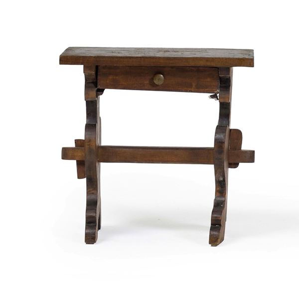 Sgabello in stile