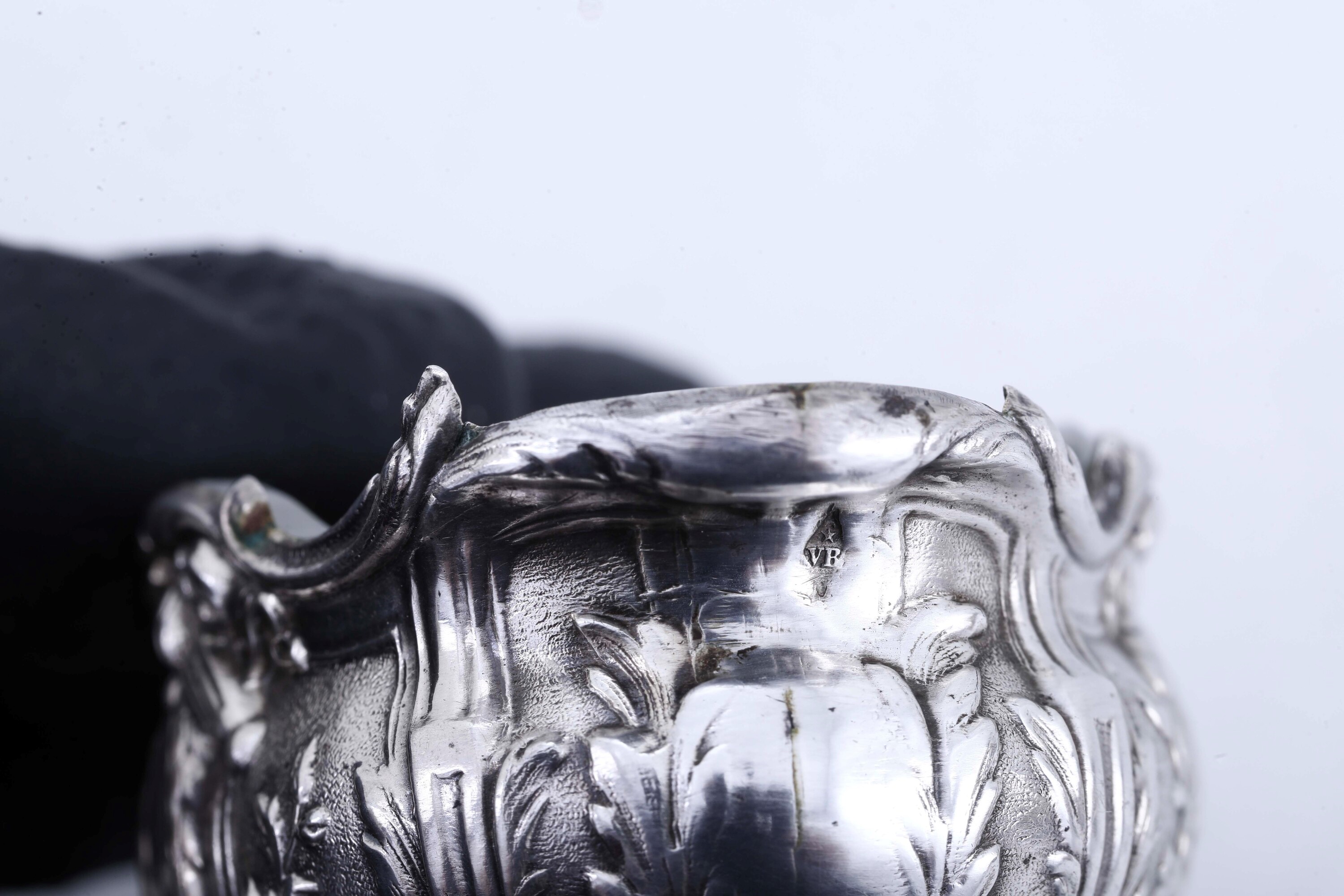 Set di quattro saliere con cucchiaini, argento fuso e vetro, Francia XX secolo