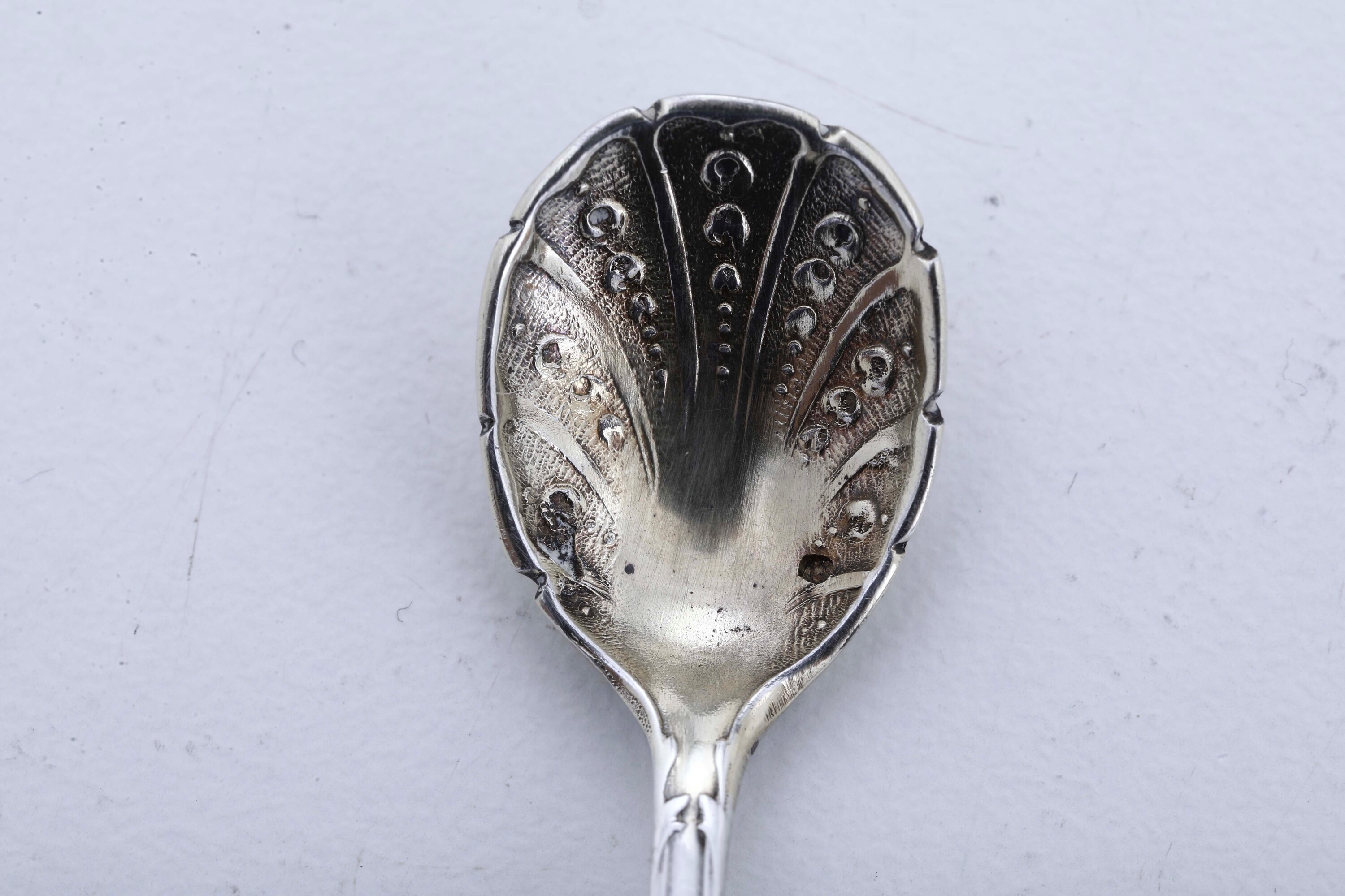 Set di quattro saliere con cucchiaini, argento fuso e vetro, Francia XX secolo