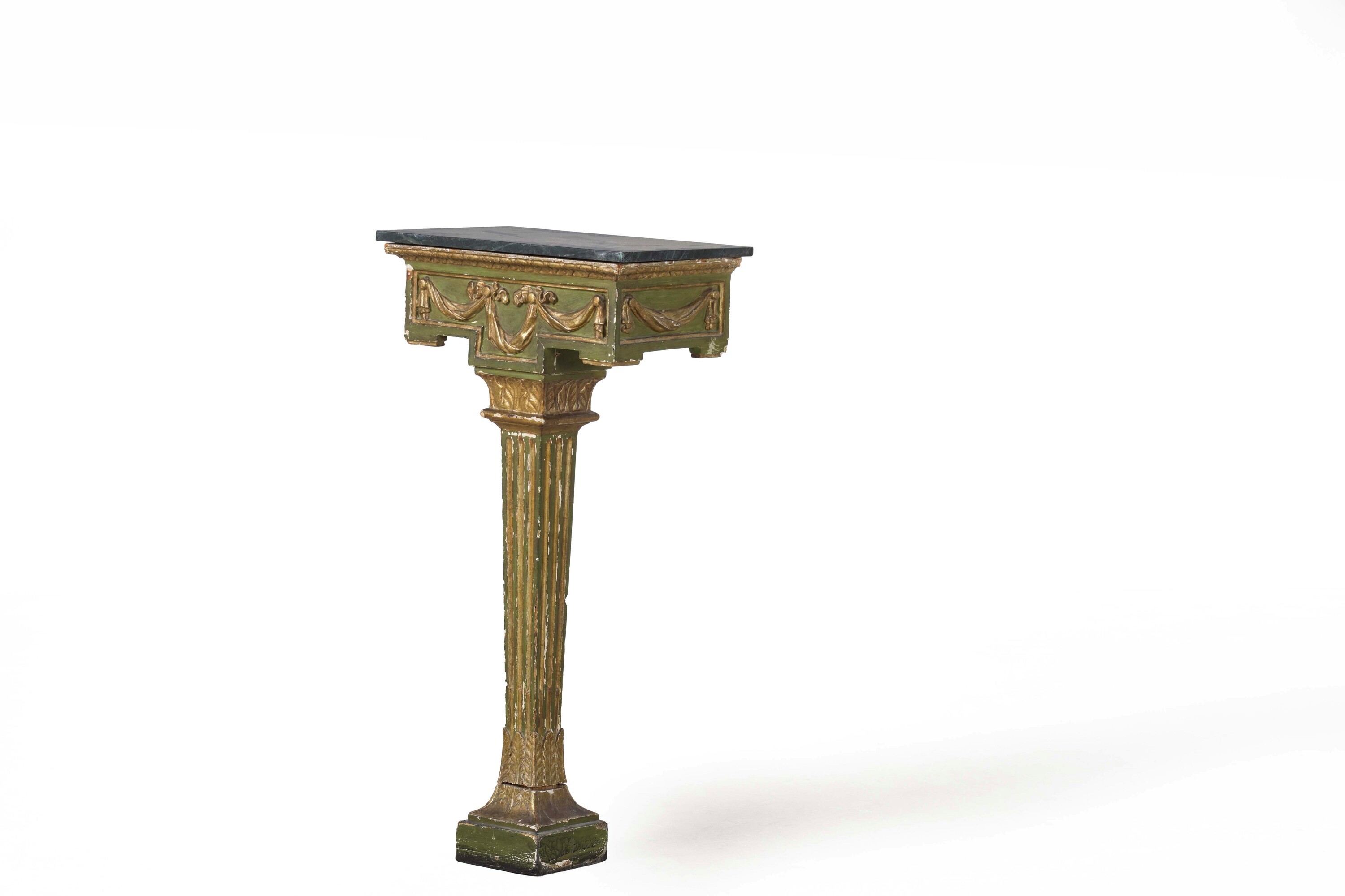 Mensola in stile Luigi XVI, legno laccato verde e finitura oro, con piano in marmo (XVIII-XIX sec...