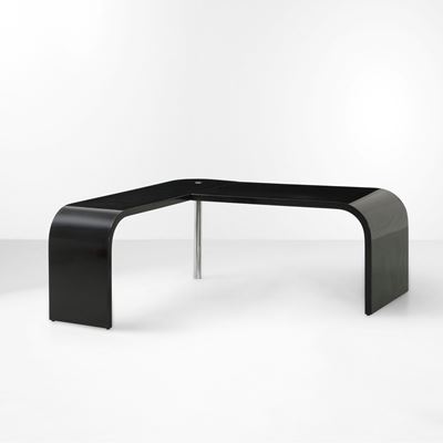 Scrivania in legno laccato e metallo cromato