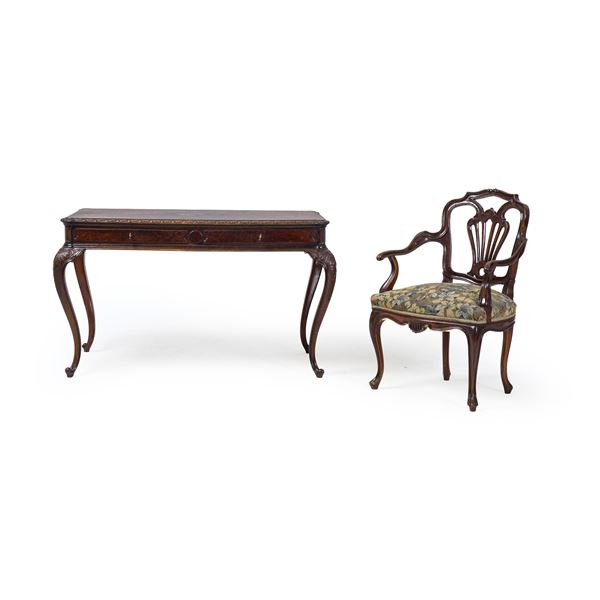 Scrivania e poltrona in stile settecentesco. XIX-XX secolo