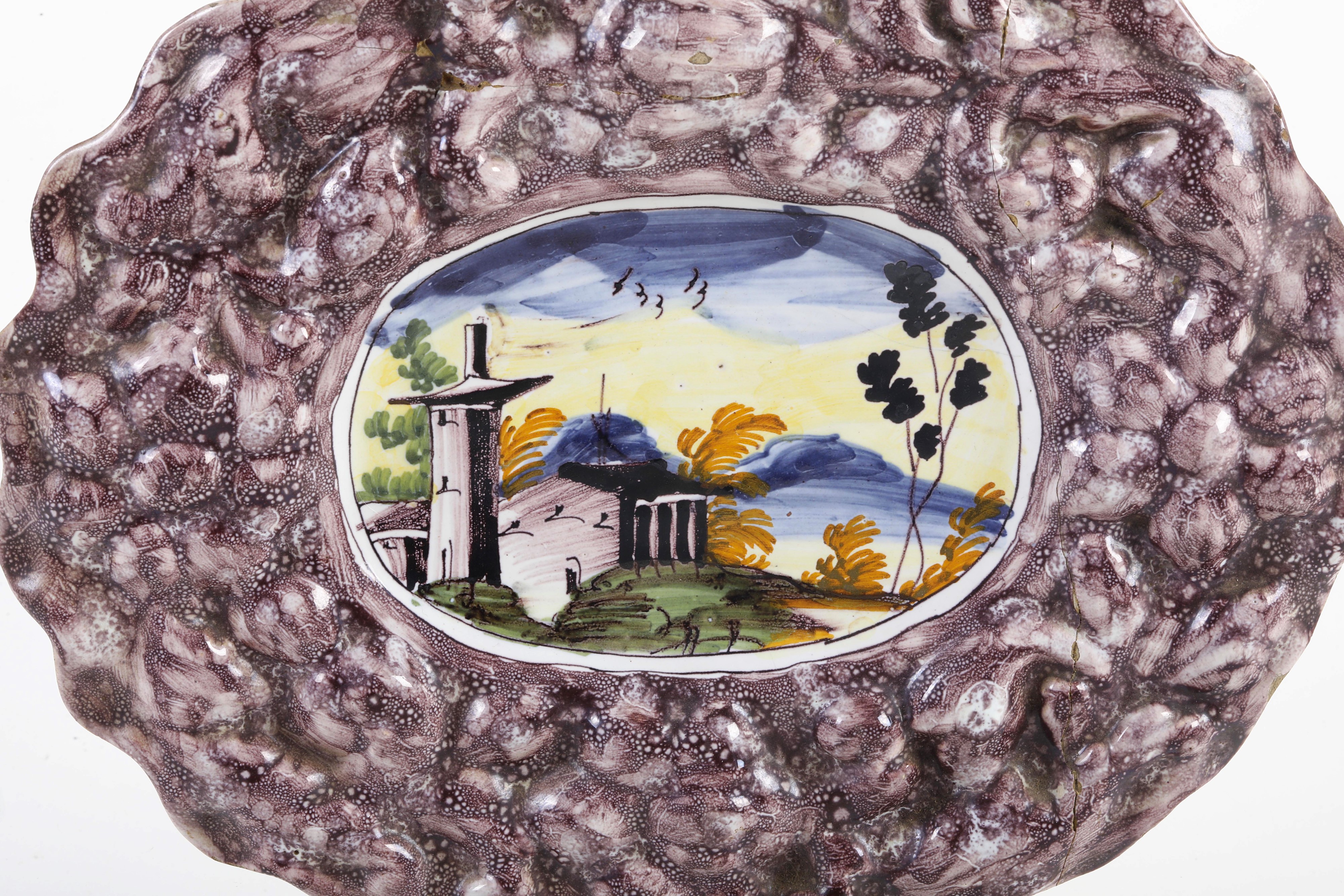 Pavia, inizio del XVIII secolo, Vassoio ovale in maiolica policroma a gran fuoco