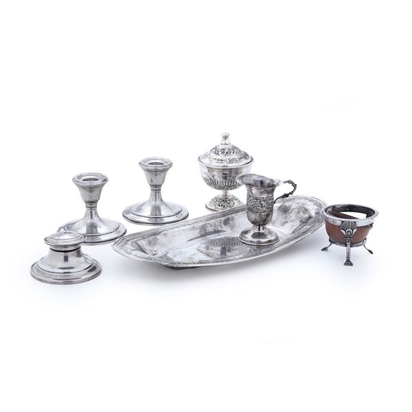 Lotto di oggetti in argento sterling. Varie manifatture italiane ed estere del XX secolo