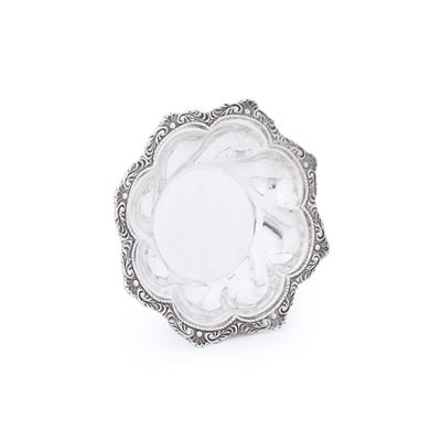 Argenteria italiana del XX secolo, Ciotola in argento 925 fuso e sagomato
