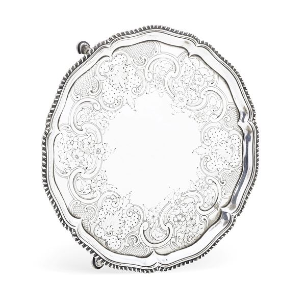 Salver. Londra 1765, argentiere Richard Rugg
