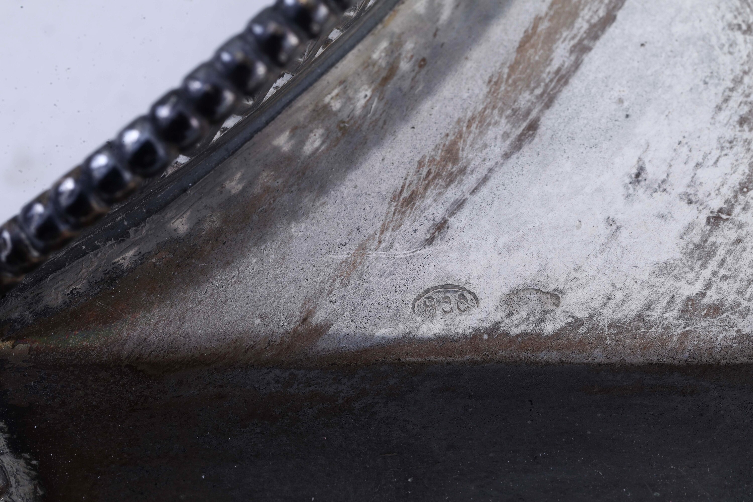 Argento fuso e sagomato, Formaggera, calamaio e oliera — differenti manifatture italiane del XX s...