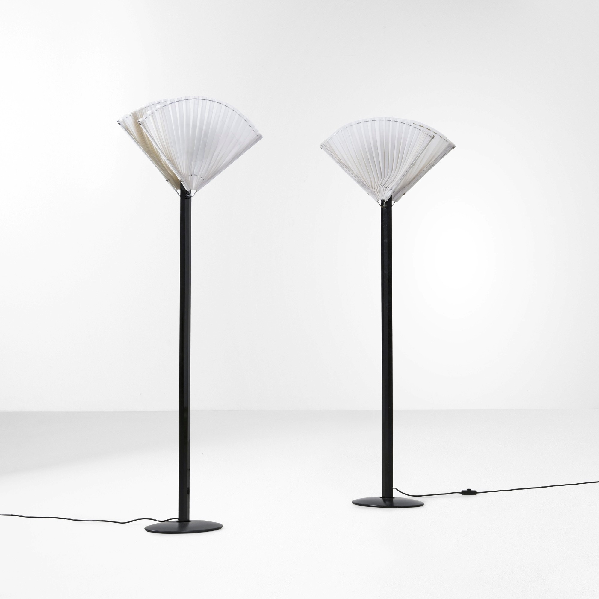 Afra e Tobia Scarpa - Due lampade da terra mod. Butterfly