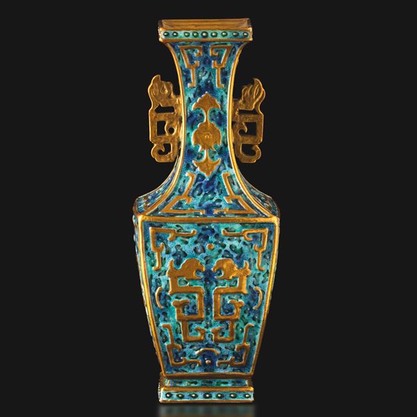 Vaso in porcellana biansato con decori taoisti, Cina, Dinastia Qing, epoca Guangxu (1875-1908)