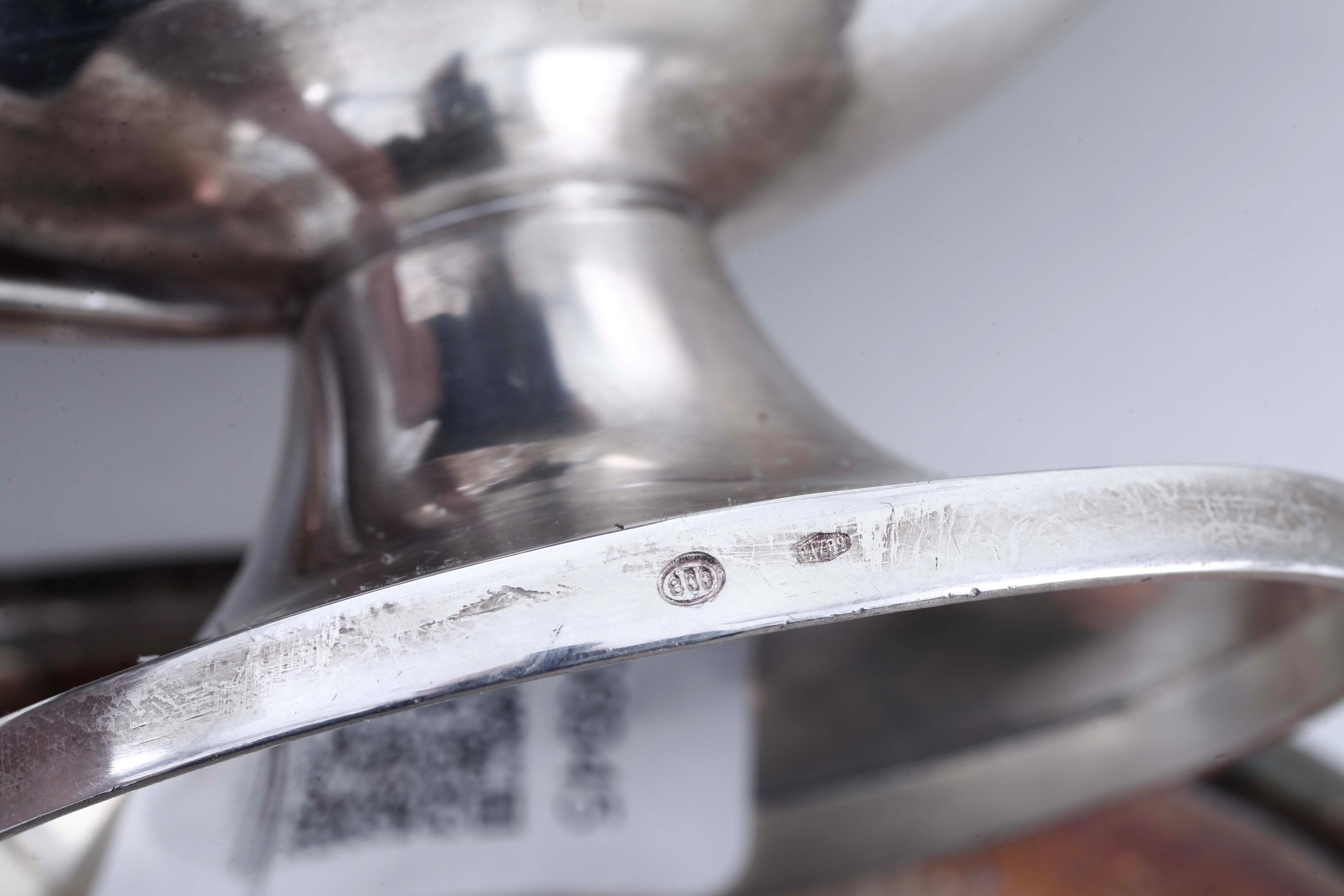 Argento fuso e sagomato, Set da tavola composto da salsiera con piatto e formaggiera, manifatture...