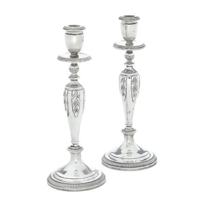 Emanuele Caber, Coppia di candelieri, Milano XIX secolo, argento fuso e sagomato