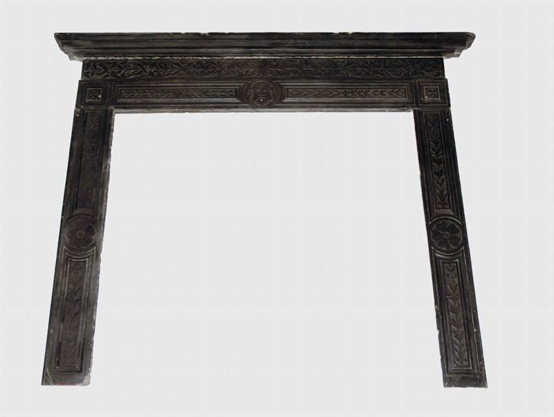 Grande camino in pietra di promontorio, Genova XVI secolo  - Auction Antiquariato e Dipinti Antichi - Cambi Casa d'Aste