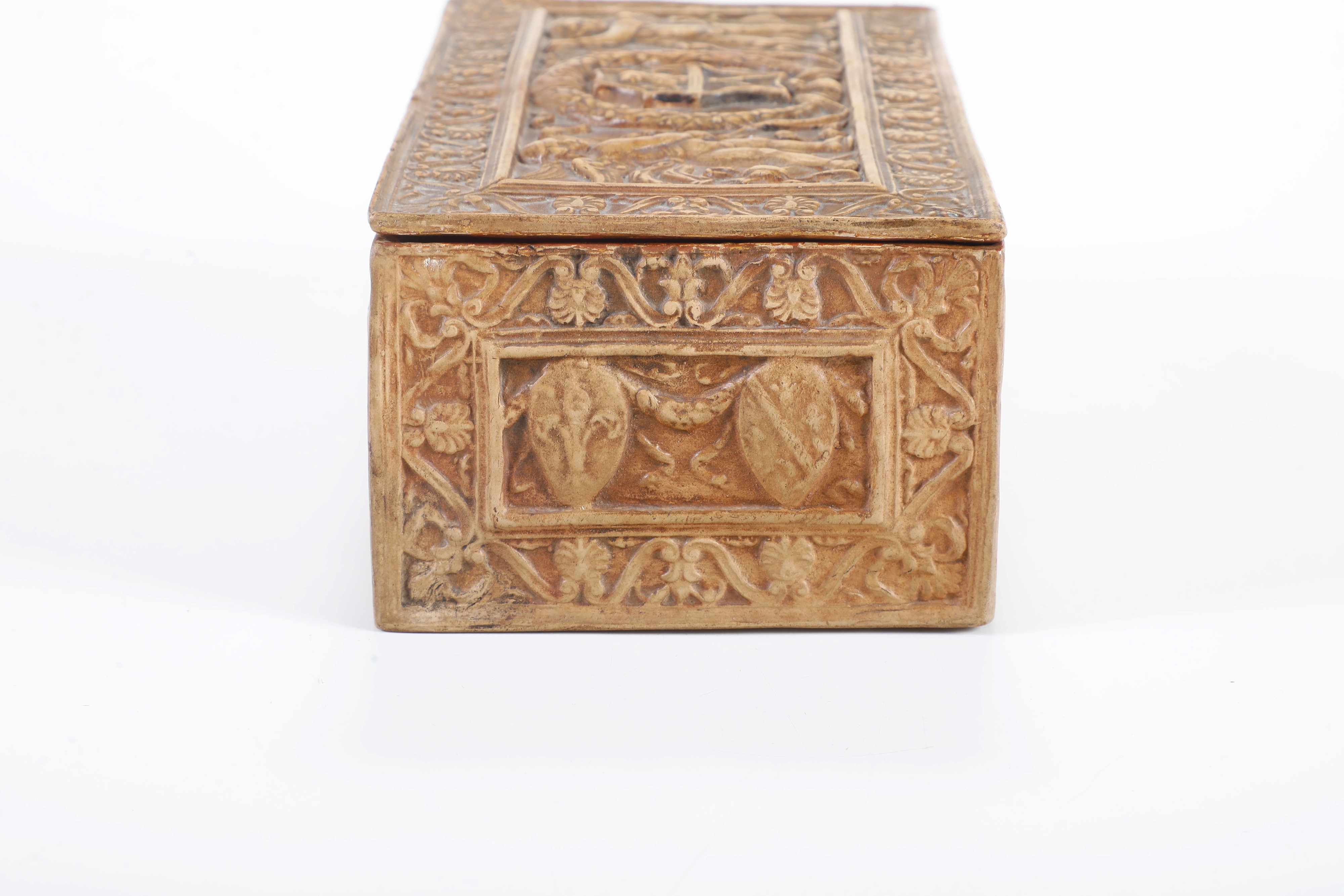 Scatola in terracotta tipo Signa, fine XIX secolo