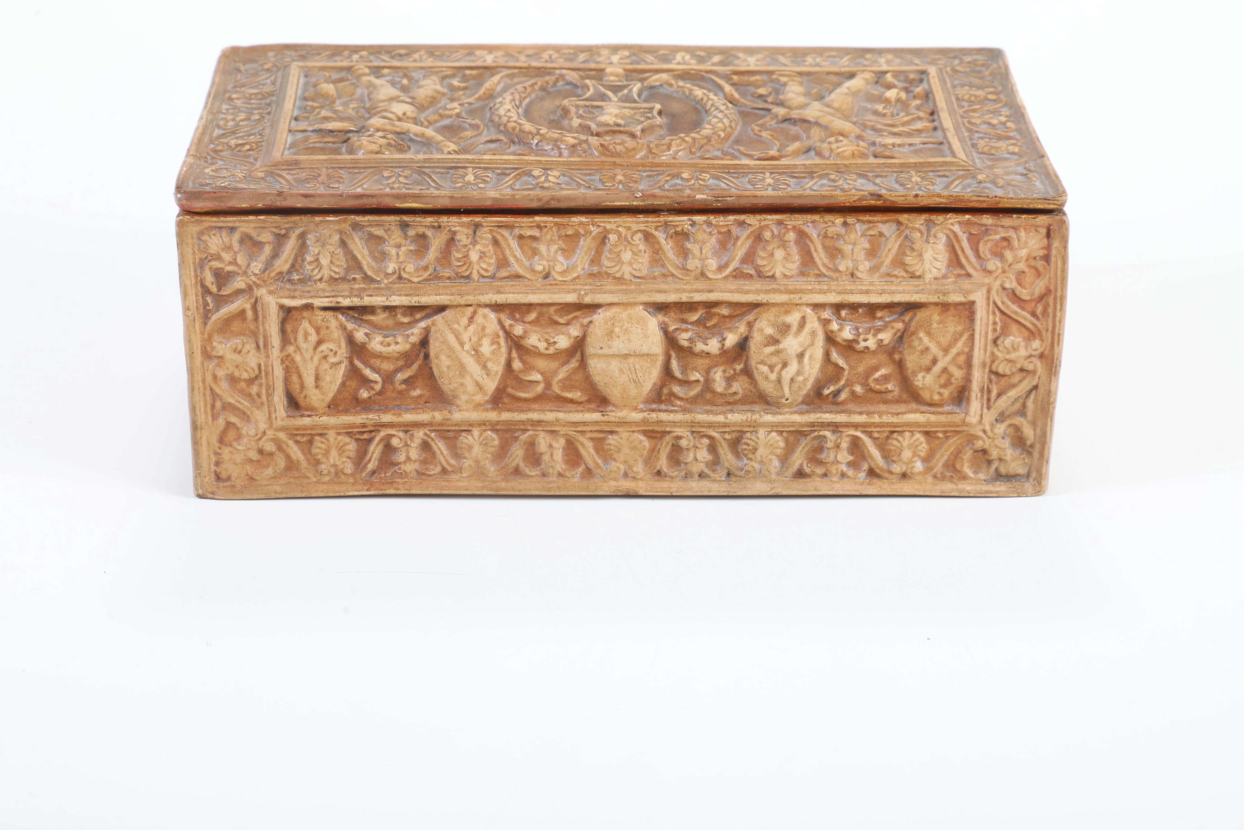Scatola in terracotta tipo Signa, fine XIX secolo
