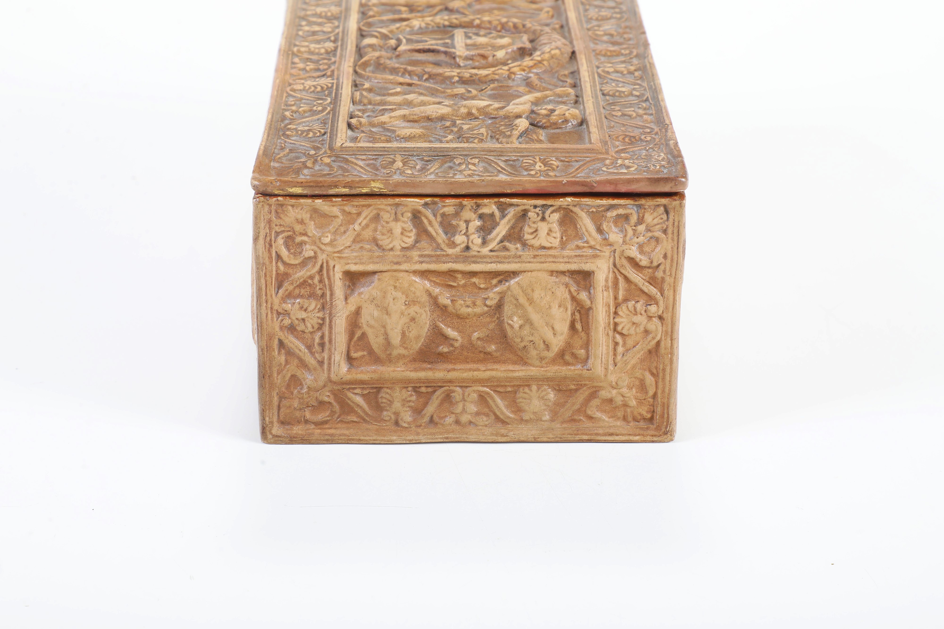 Scatola in terracotta tipo Signa, fine XIX secolo