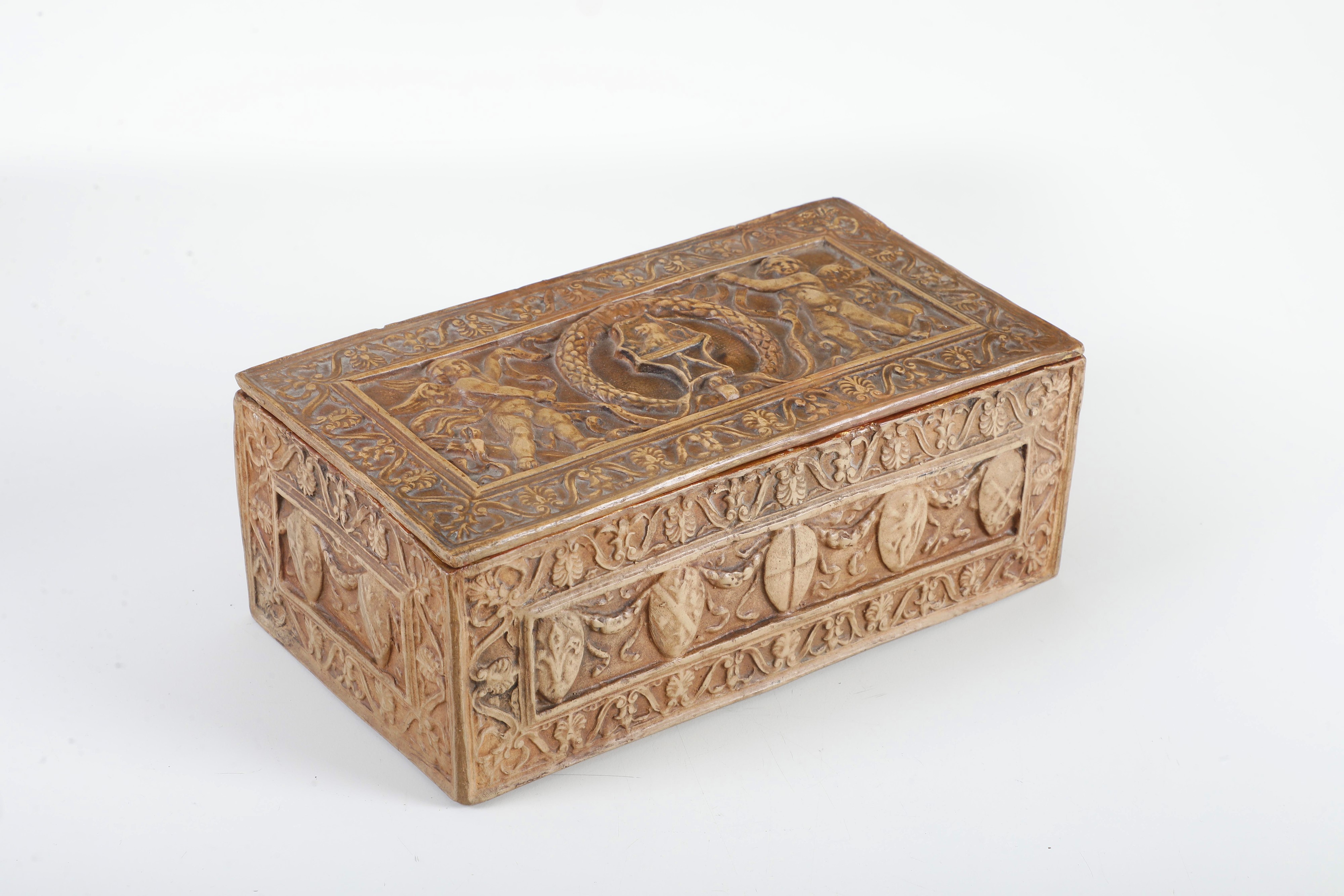 Scatola in terracotta tipo Signa, fine XIX secolo
