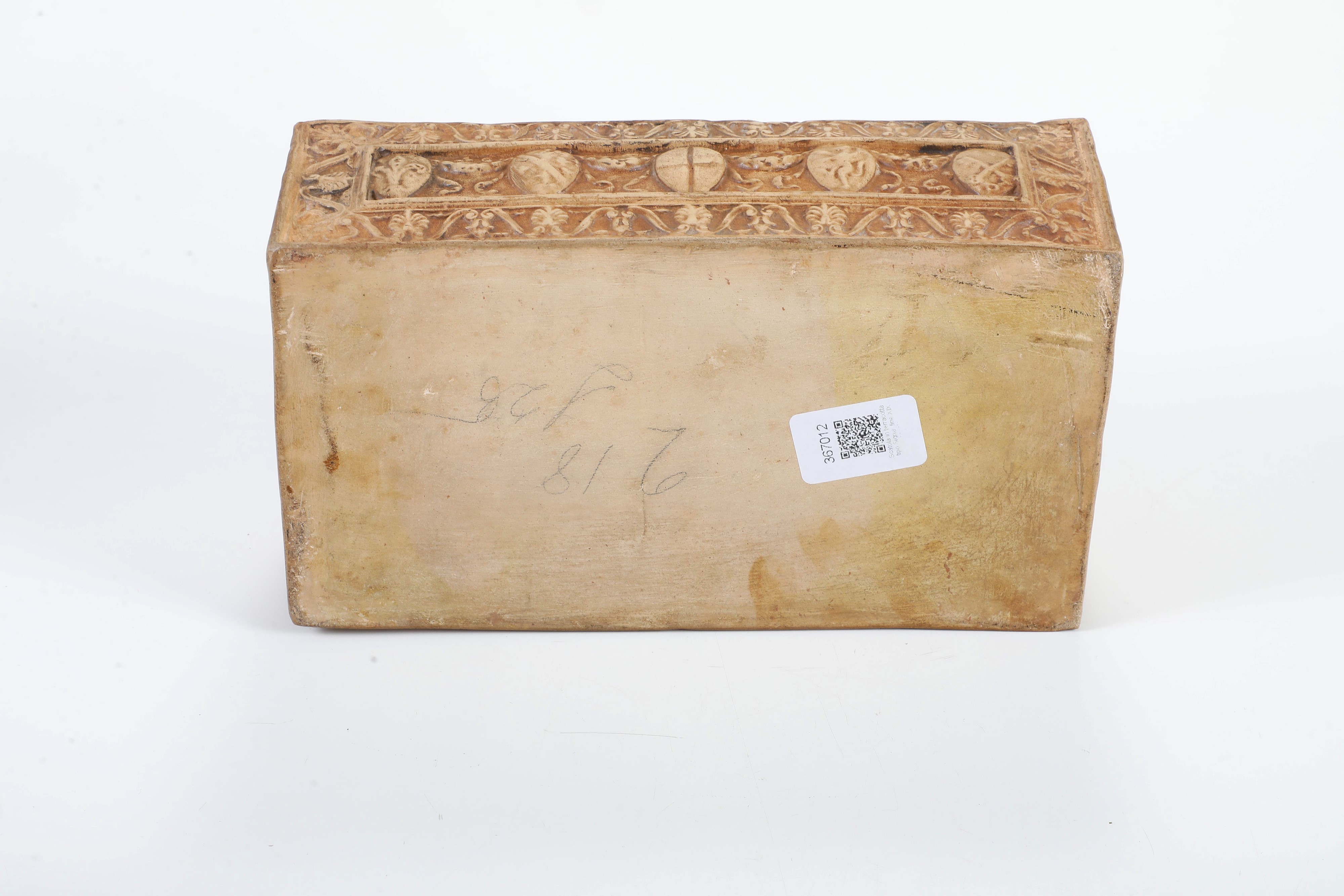 Scatola in terracotta tipo Signa, fine XIX secolo