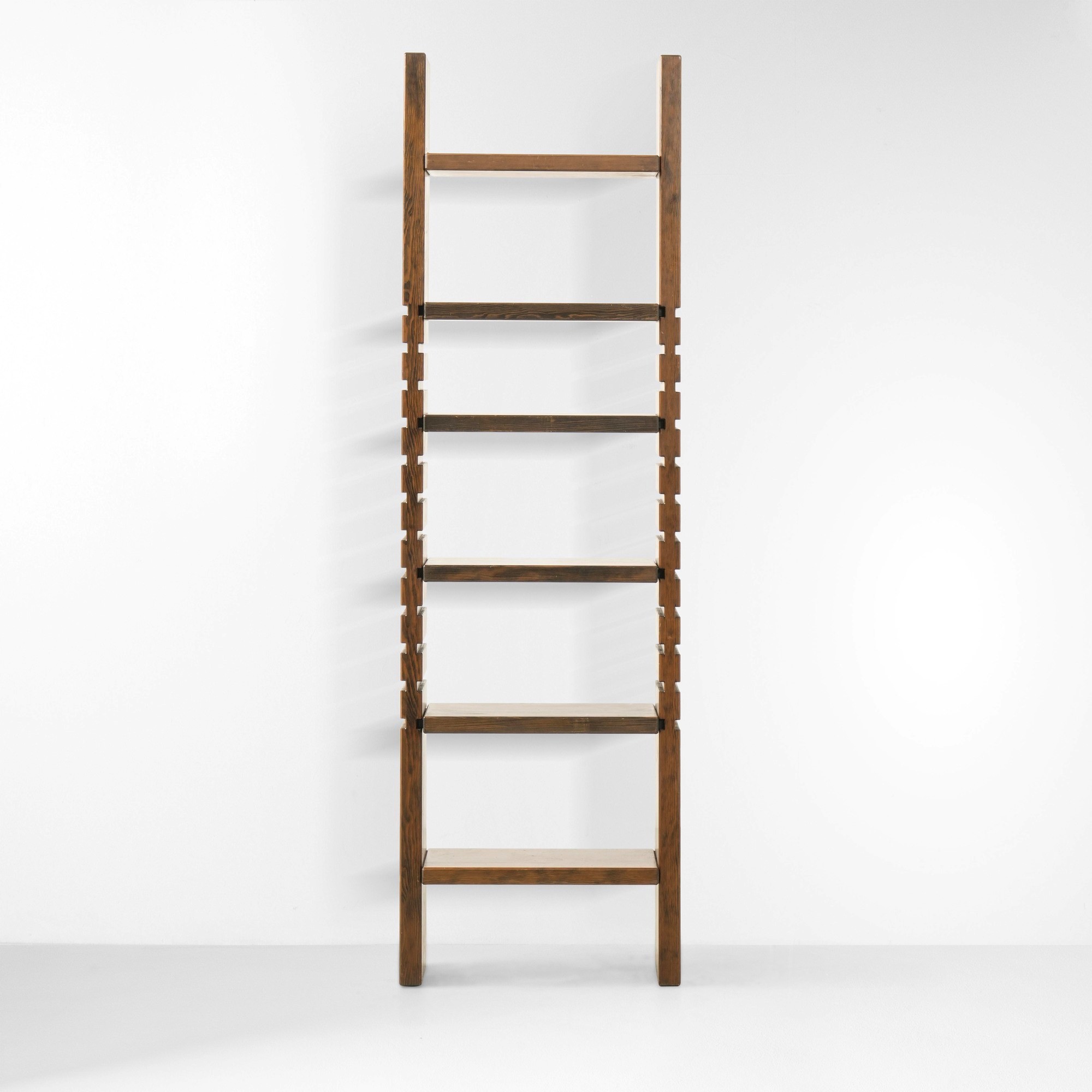 Libreria, struttura in legno con mensole, produzione italiana, 1960 ca.