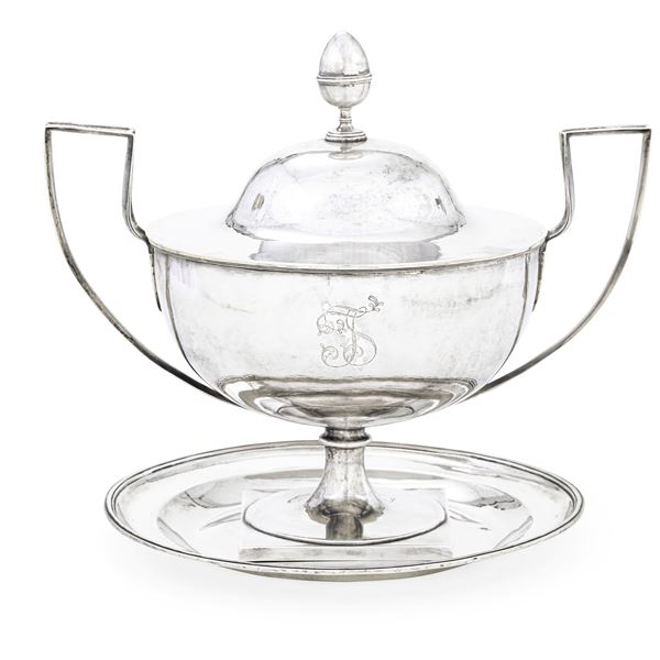Zuppiera con presentoir. Roma, secondo decennio del XIX secolo, maestro argentiere Francesco Ossani (1800-1829)