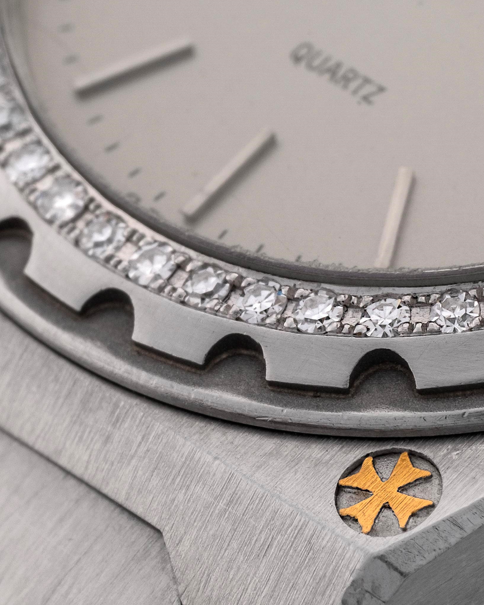 Vacheron & Constantin - Lady 222 ref. 60501/411, acciaio e diamanti, quadrante grigio, quarzo