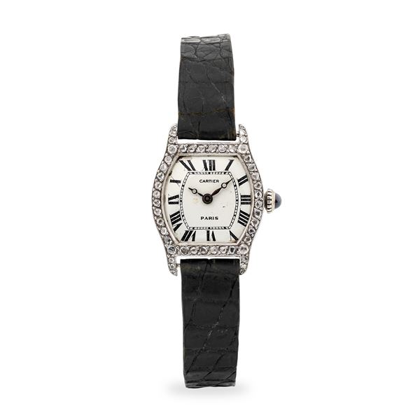 Cartier - Raffinato Tortue in oro bianco, oro giallo e diamanti, quadrante bianco con numeri Romani e minuteria Chemin de Fer, circa 1920