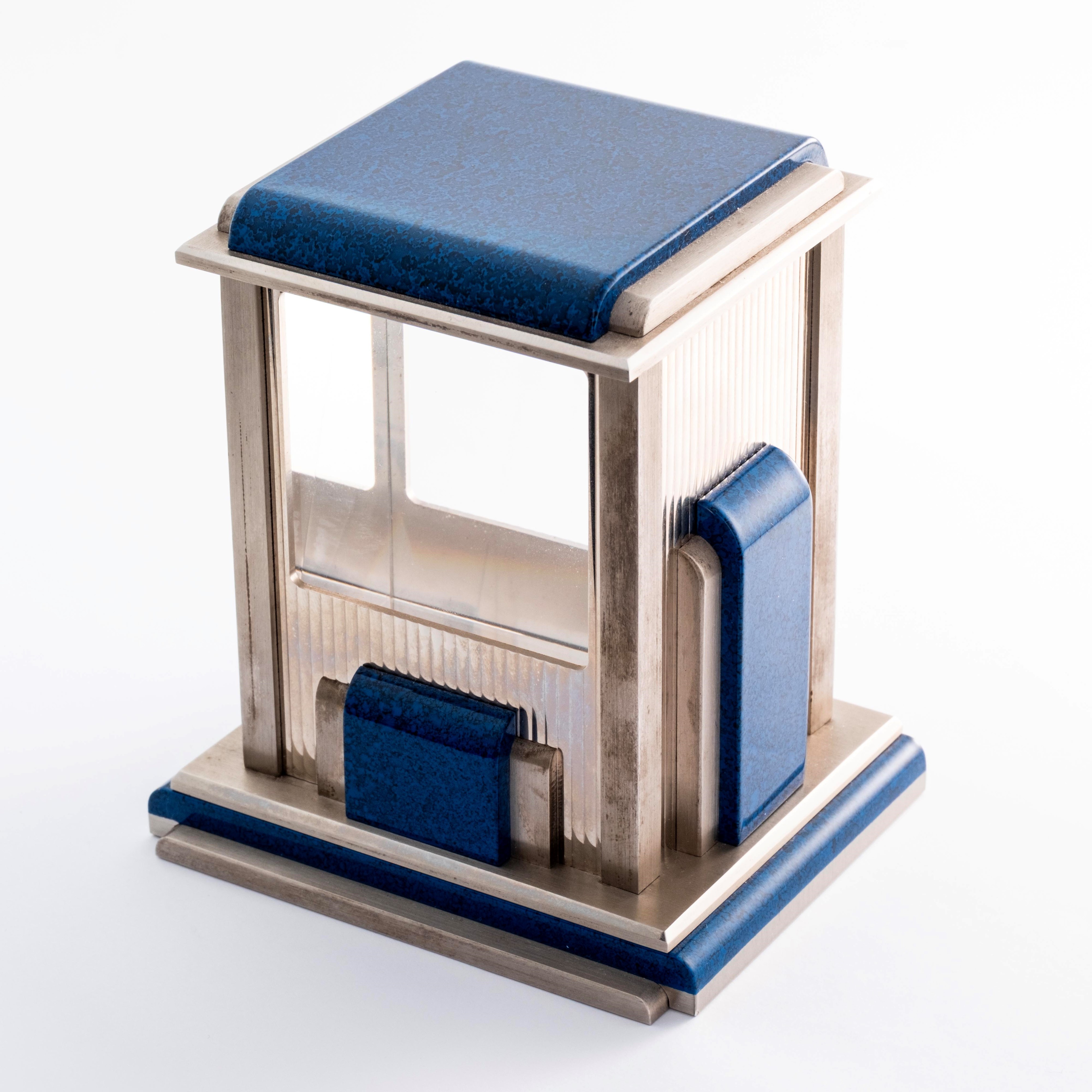 Cartier - Prism Clock in metallo argentato e lapislazzuli con quadrante in cristallo, circa 1980 ...