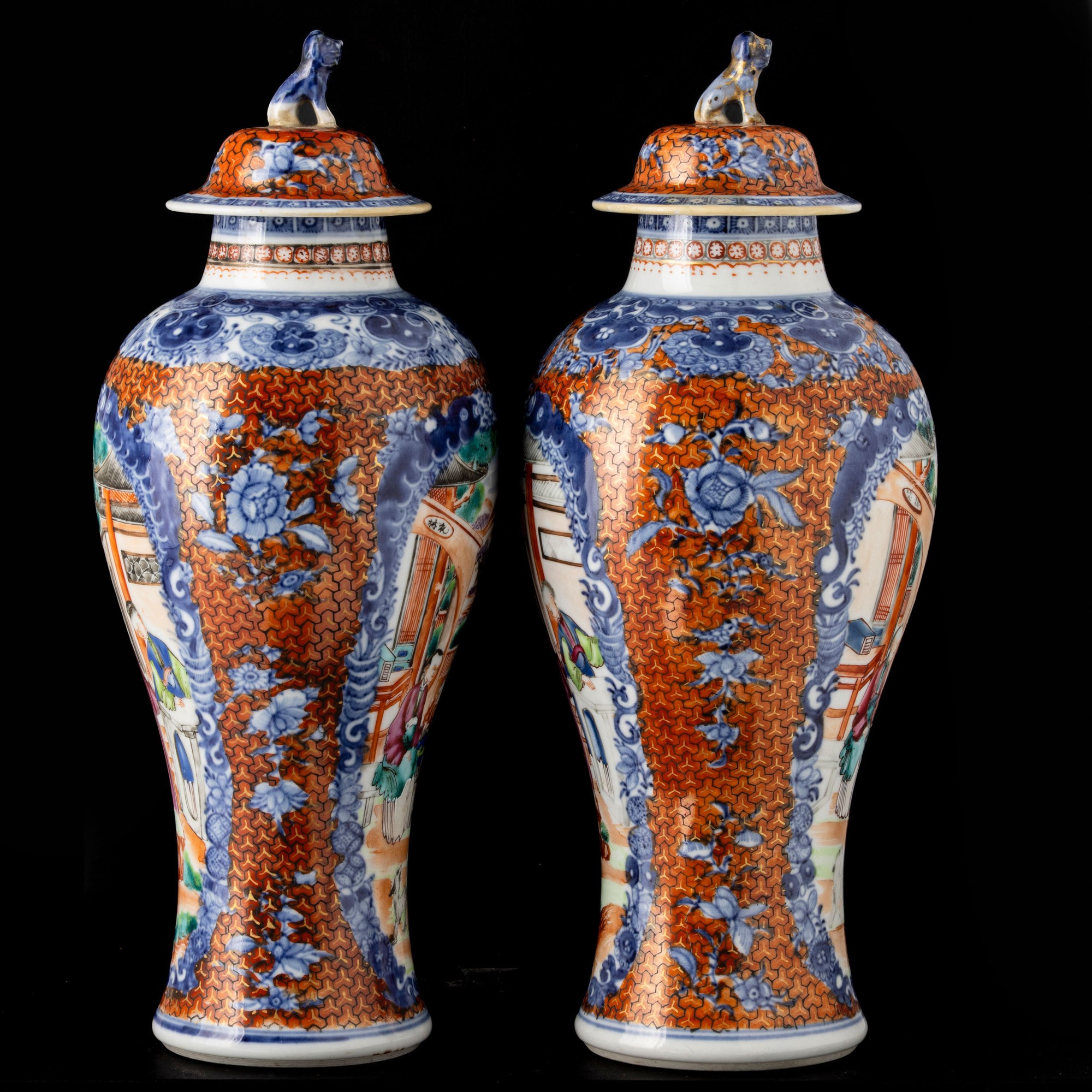 Coppia di potiche, Porcellana cinese dipinta in stile Qianlong (1736-1796)