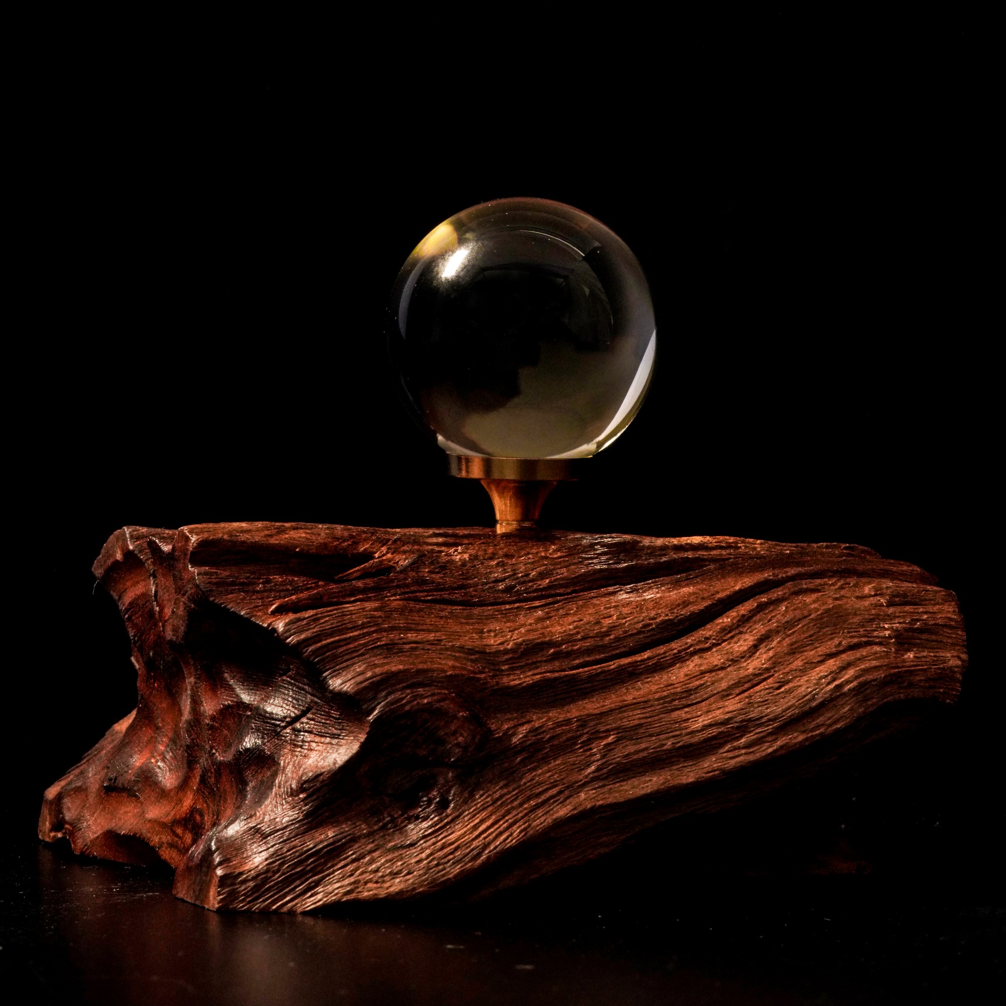 Purissima Sfera di Citrino con Certificato Algt su Base in Legno e Ottone