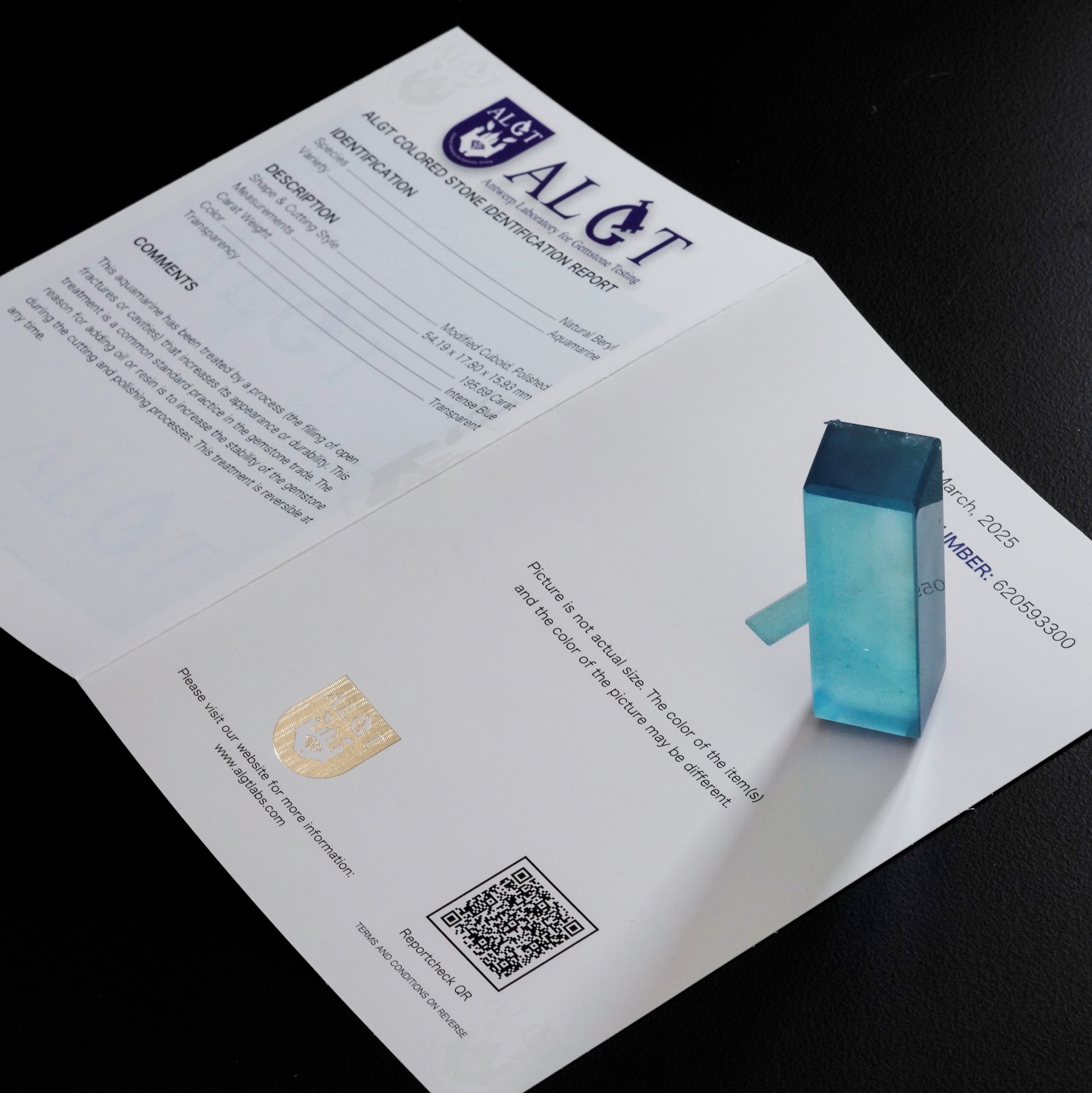 Acquamarina, grande cristallo naturale lucidato (195,69 ct) con certificato ALGT