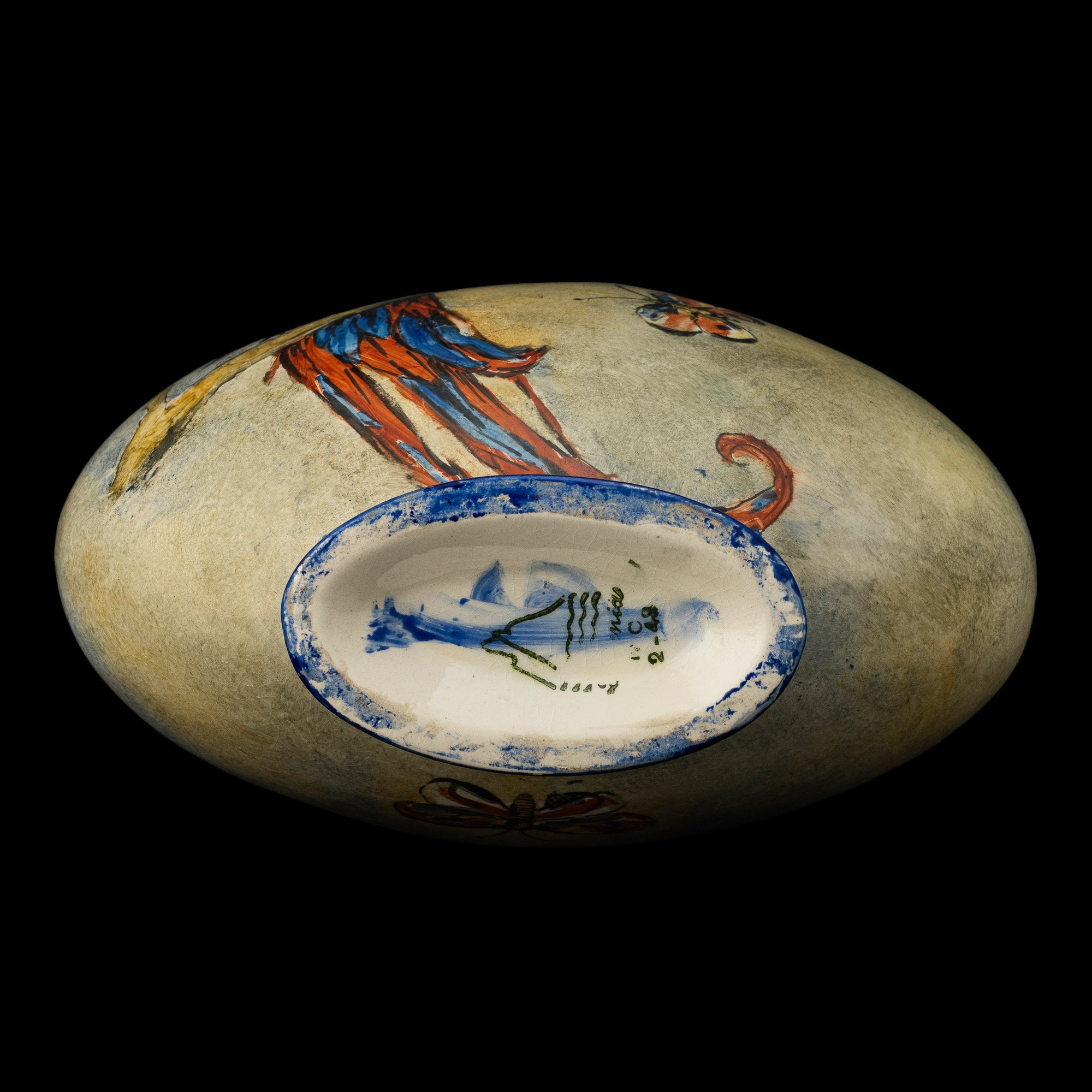 Guido Andloviz - Vaso a sezione ovale con pappagallo su ramo, terraglia a colaggio e smalti polic...