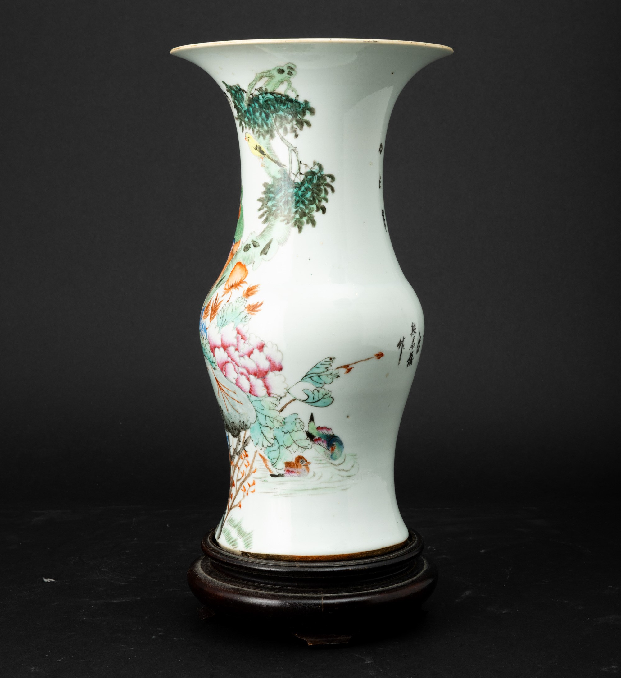 Vaso in porcellana della Famiglia Rosa, volatili e fiori, Cina, Dinastia Qing (XIX secolo)