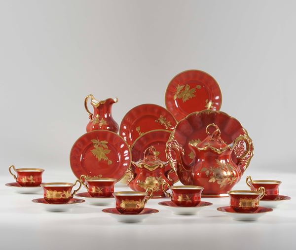 Servizio da caffè in ceramica rosso e oro. Germania