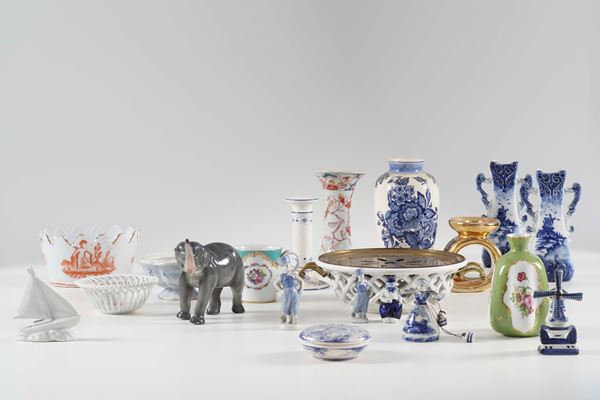 Lotto misto di oggetti in ceramica