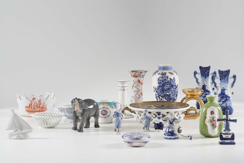 Lotto misto di oggetti in ceramica  - Asta Antiquariato e Cornici - Cambi Casa d'Aste