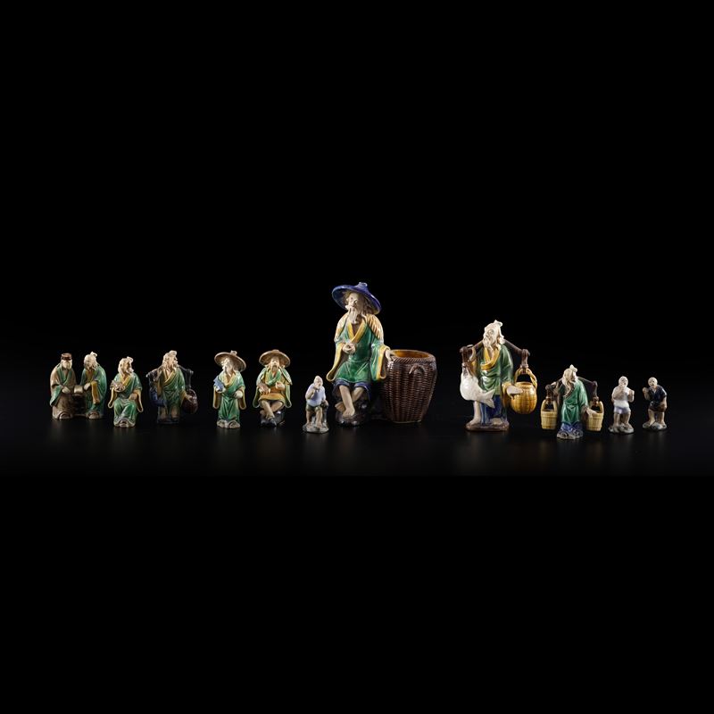 Lotto di dodici sculturine raffiguranti personaggi orientali  - Asta Antiquariato e Cornici - Cambi Casa d'Aste