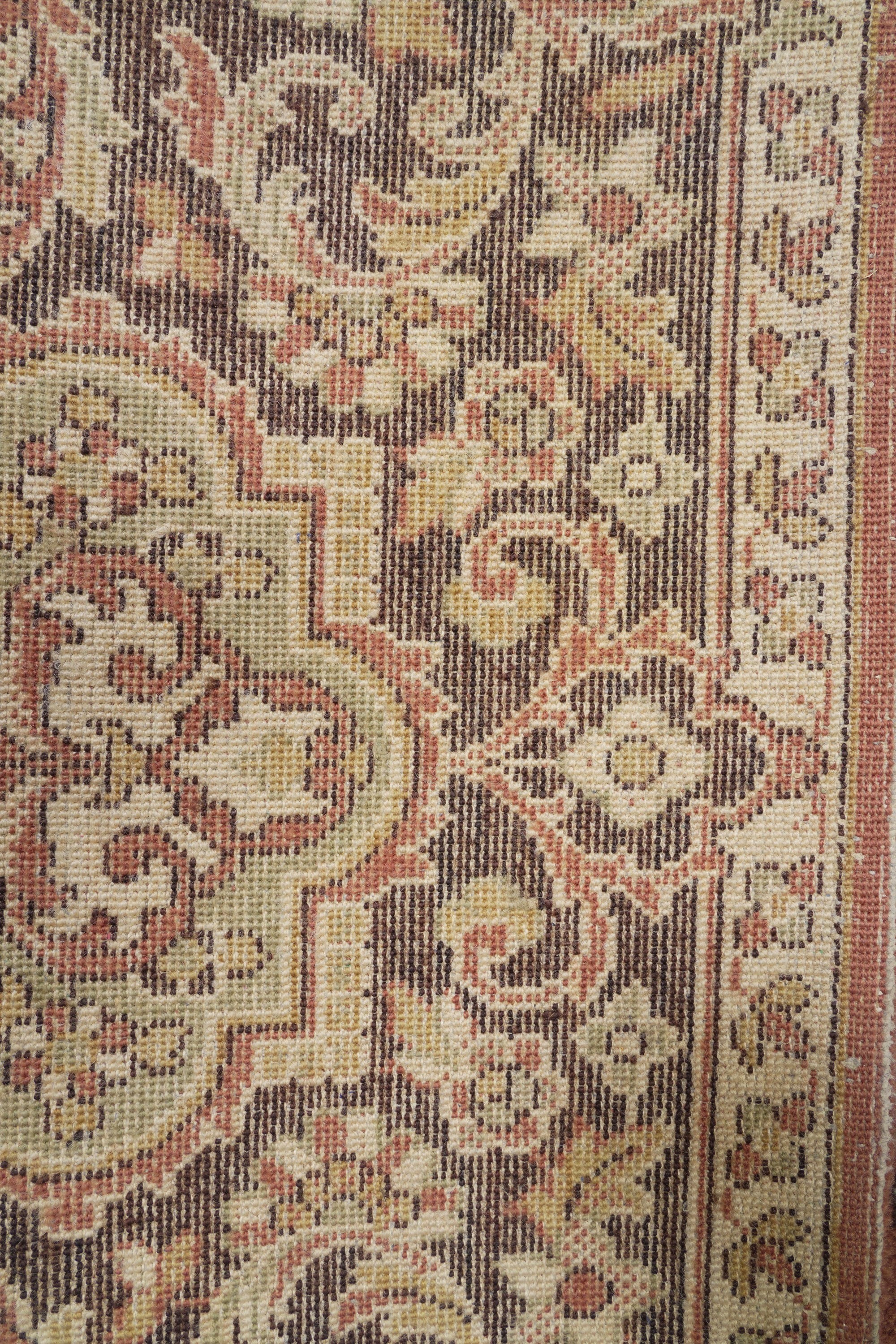 Tappeto, produzione meccanica, XX secolo, 247×330 cm