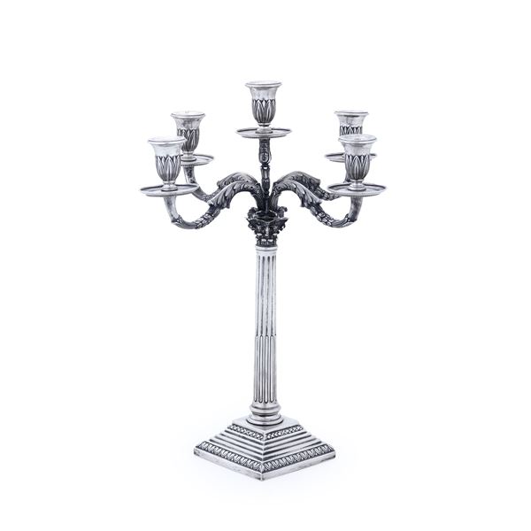 Candelabro a cinque fiamme. Argenteria italiana del XX secolo, bollo con fascio littorio in uso dal 1835 al 1945, bollo dell'argentiere consunto