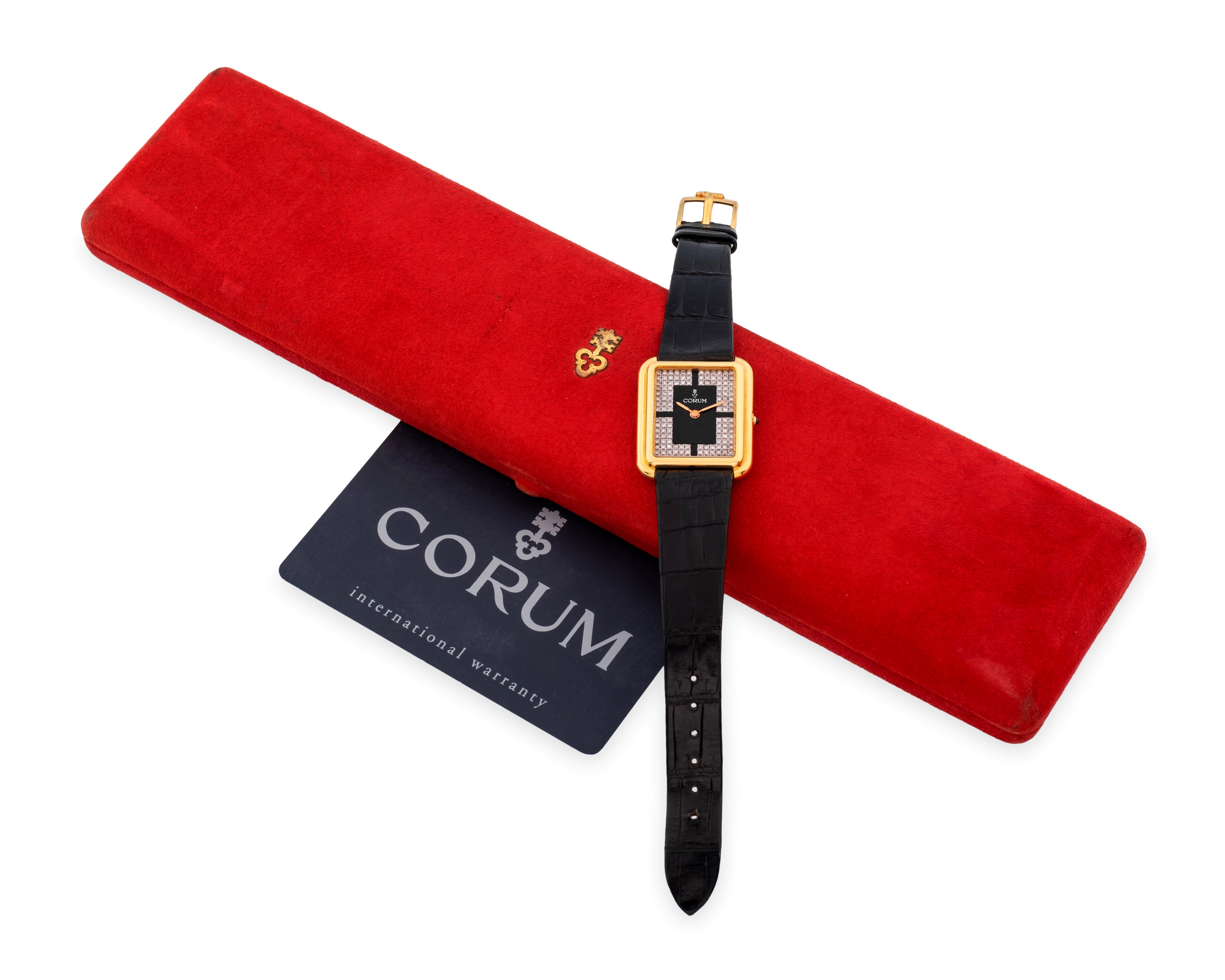 Corum - Tank ref. 27218 in oro giallo 18k con quadrante nero e pavé di diamanti (circa 1980)