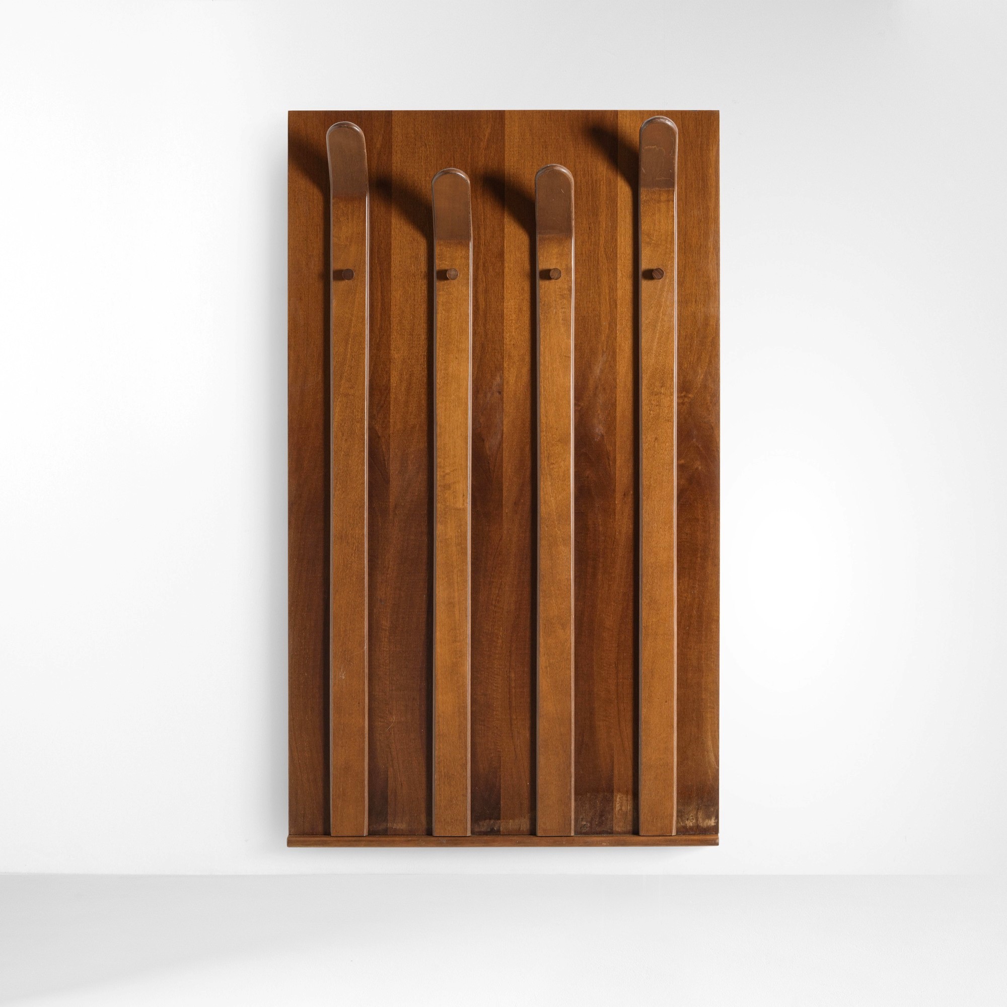 Appendiabiti in legno, produzione italiana, 1970 circa