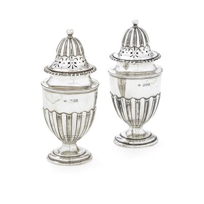 Mappin & Co., Spargizucchero in argento fuso e traforato, Londra 1895 e 1896