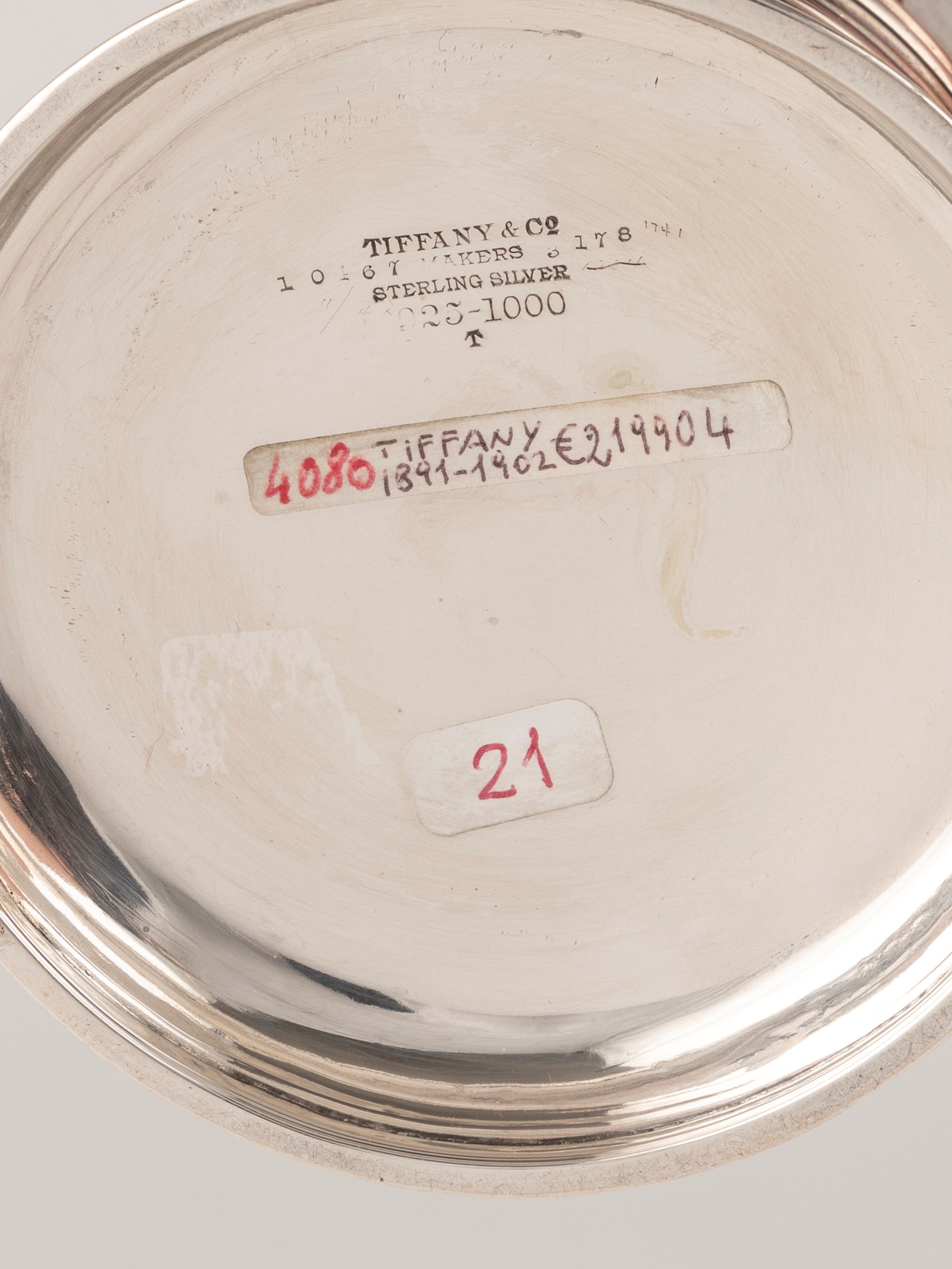 Tiffany, Spargizucchero, argento fuso sagomato e traforato (USA, 1890)