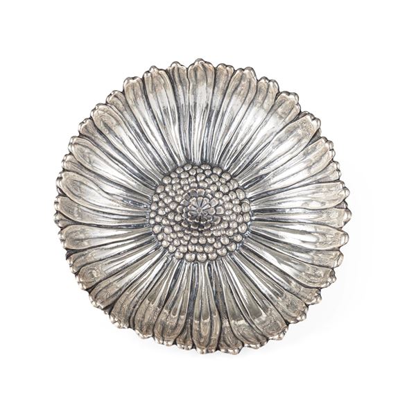 Ciotola a fiore. Argentiere Clementi, Bologna per Maison Gianmaria Buccellati, Italia XX secolo