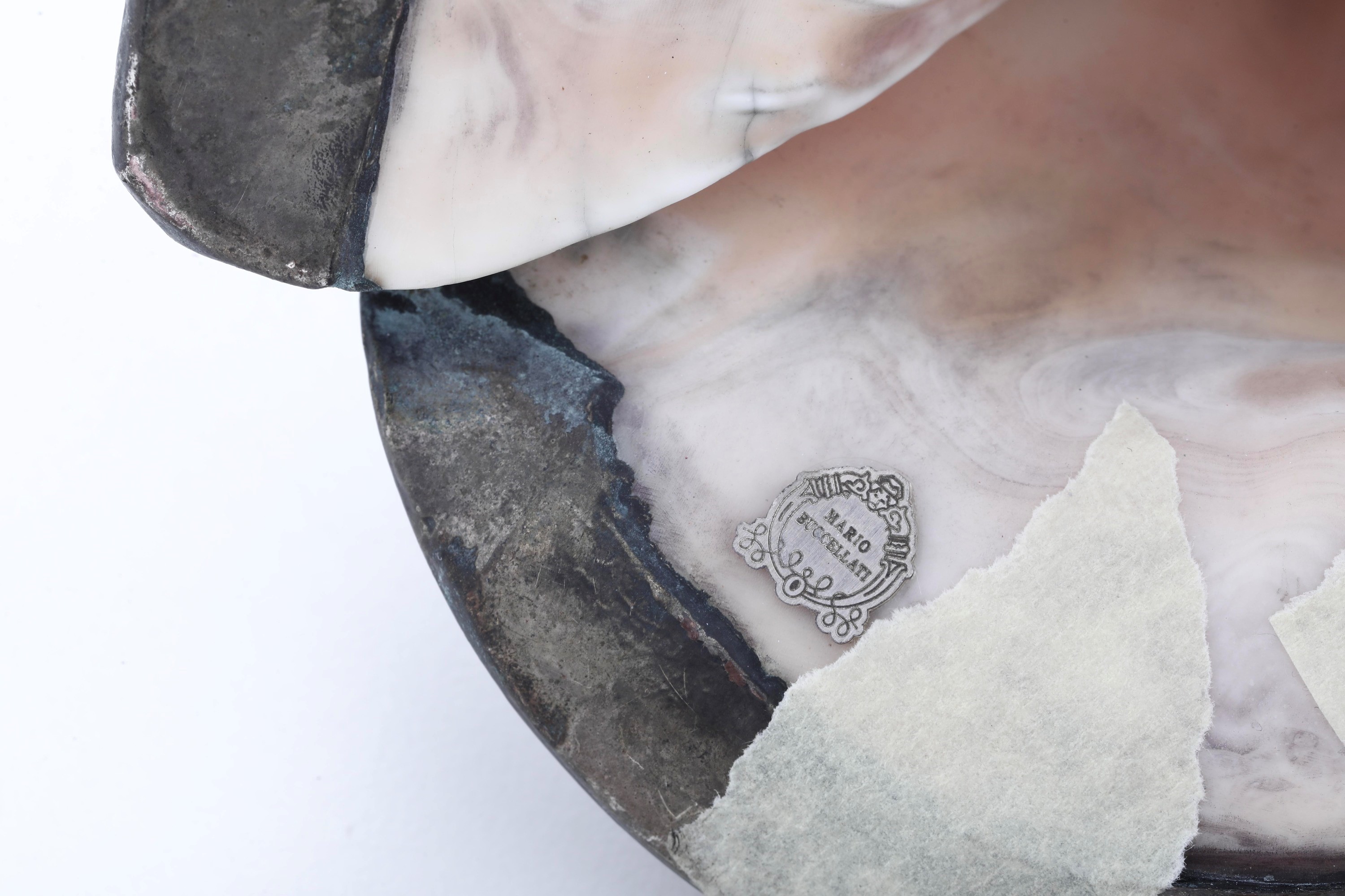 Mario Buccellati (etichetta a scudo), Grande conchiglia rivestita in argento, Italia, XX-XXI seco...