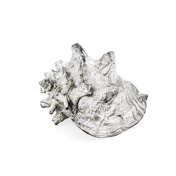 Conchiglia rivestita in argento. Italia, XX-XXI secolo. Etichetta a scudo Mario Buccellati