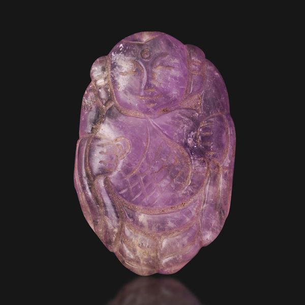 Ciondolo in ametista con decori a rilievo raffigurante Budai, Cina, Dinastia Qing, XIX secolo