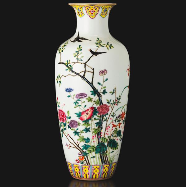 Famille rose porcelain vase with naturalistic decoration, China, Republic period.<BR>apocryphal Daoguang mark (1821–1850)