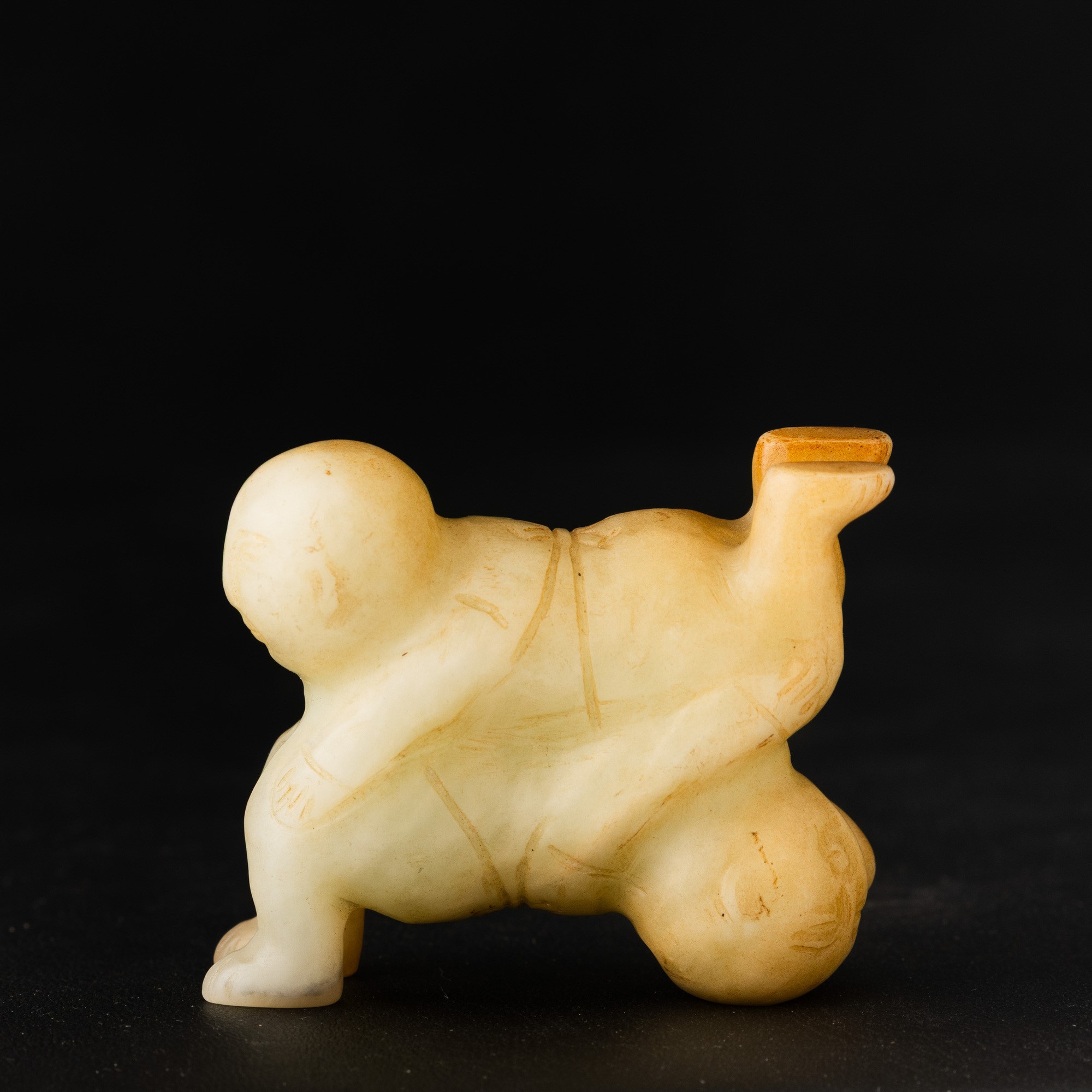 Cina, Figura di bambini in giada celadon, Dinastia Qing (XIX secolo)