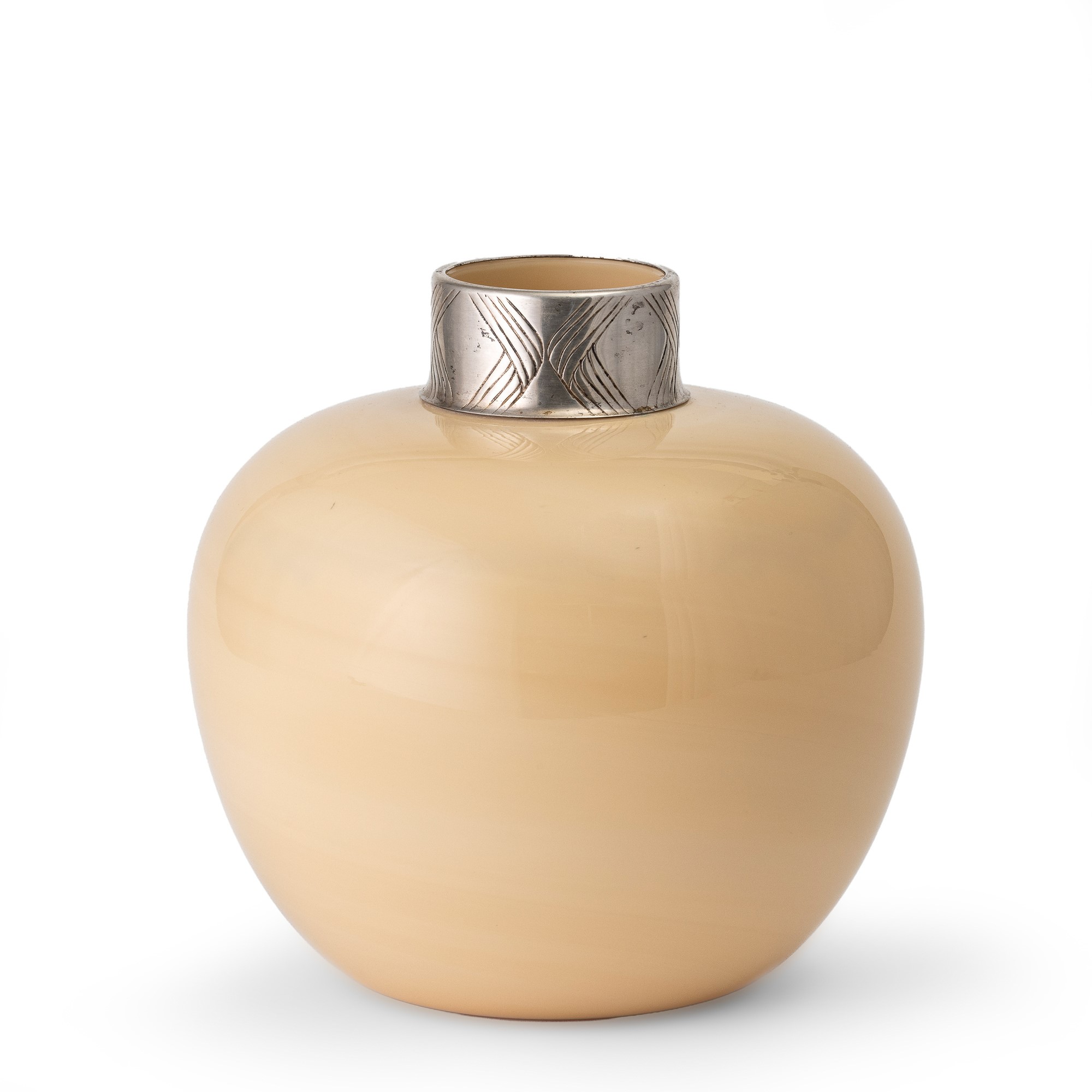 Venini, Vaso in vetro soffiato opalino avorio (Murano), 1981