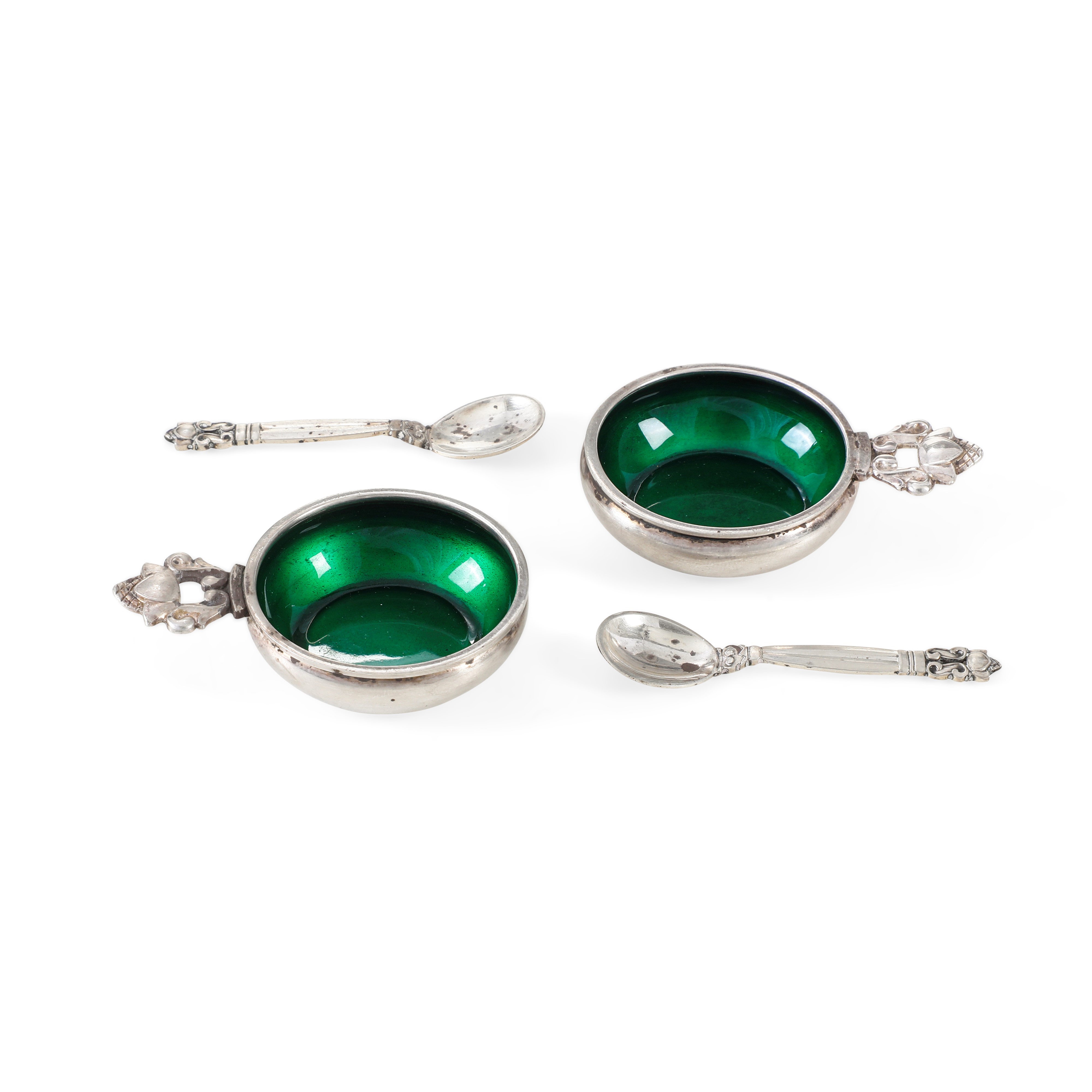 Georg Jensen, Coppia di saliere in argento fuso sagomato e smaltato (XX secolo)