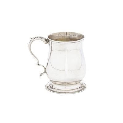 George Smith II, Mug con decorazione “Londra 1791” in argento fuso e sagomato